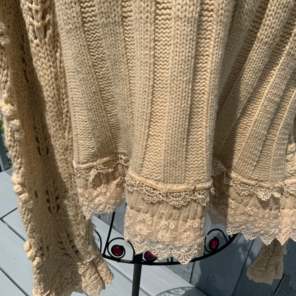 Style Faux Pearl and Lace Cardigan/Sweater Size XL) - Picture 6 of 9